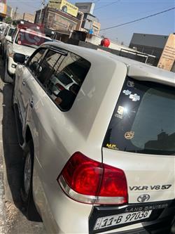 تۆیۆتا لاند کروزەر